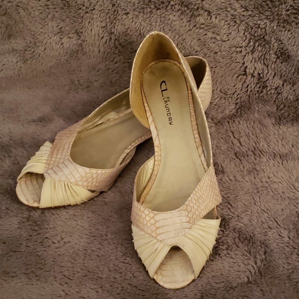 Stylish CL by Laundry Peep Toe Flats